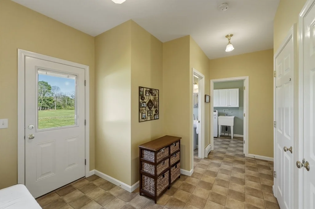 Photo of 249 River Rd
