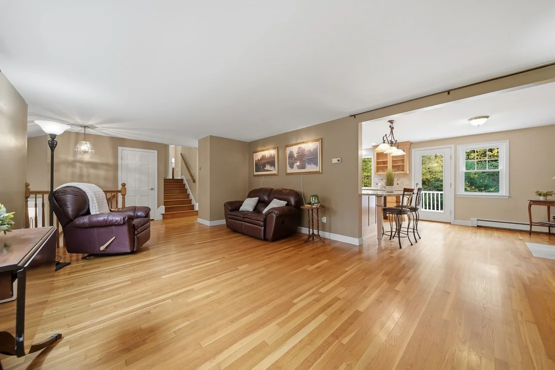 Photo of 401 Longley Rd