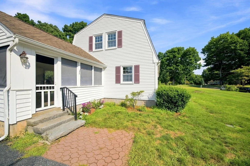 Photo of 28 River Park Dr