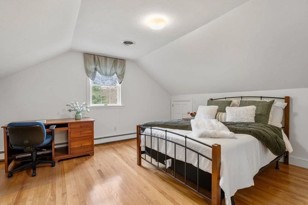 Photo of 1323 High Street-Culdesac