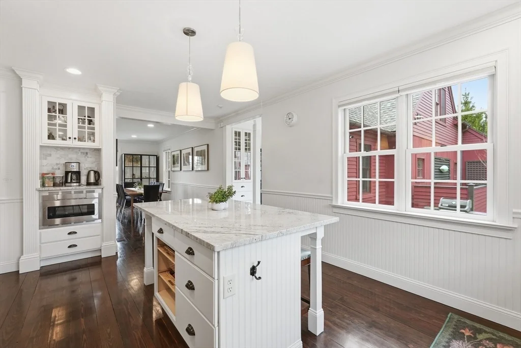 Photo of 281 Leverett Rd
