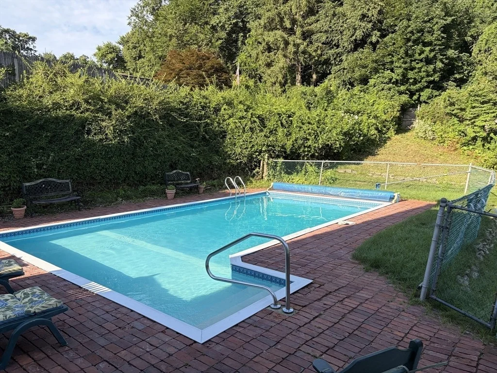 Photo of 118 Longwood Drive