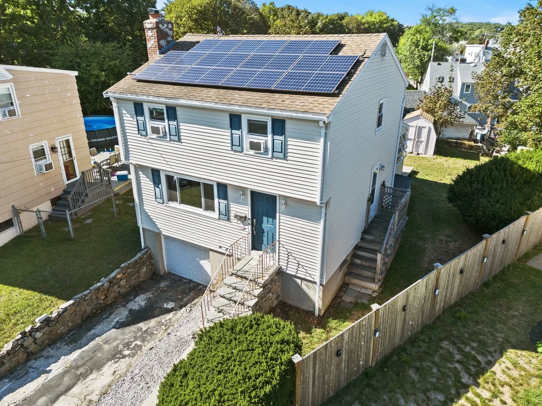 Photo of 18 Thompson Ln