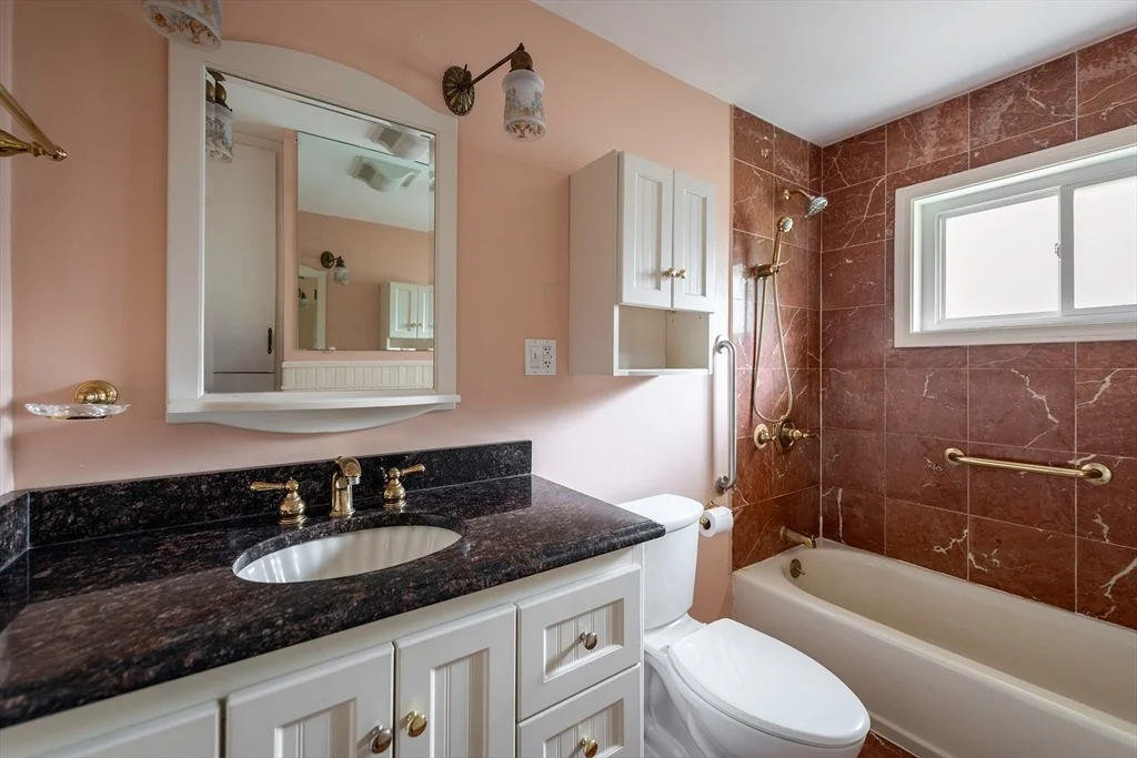 Photo of 7 Kent Cir