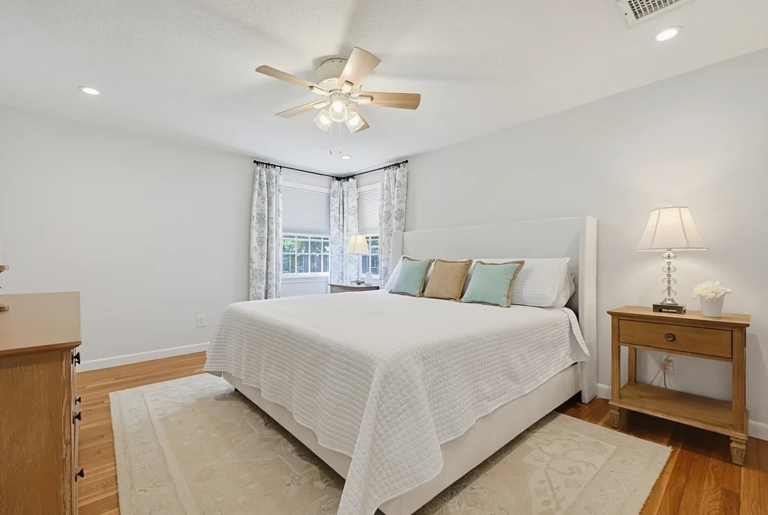 Photo of 10 Howe Circle