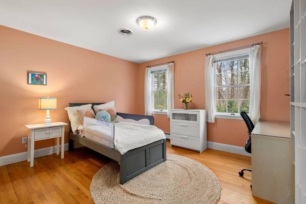 Photo of 1323 High Street-Culdesac