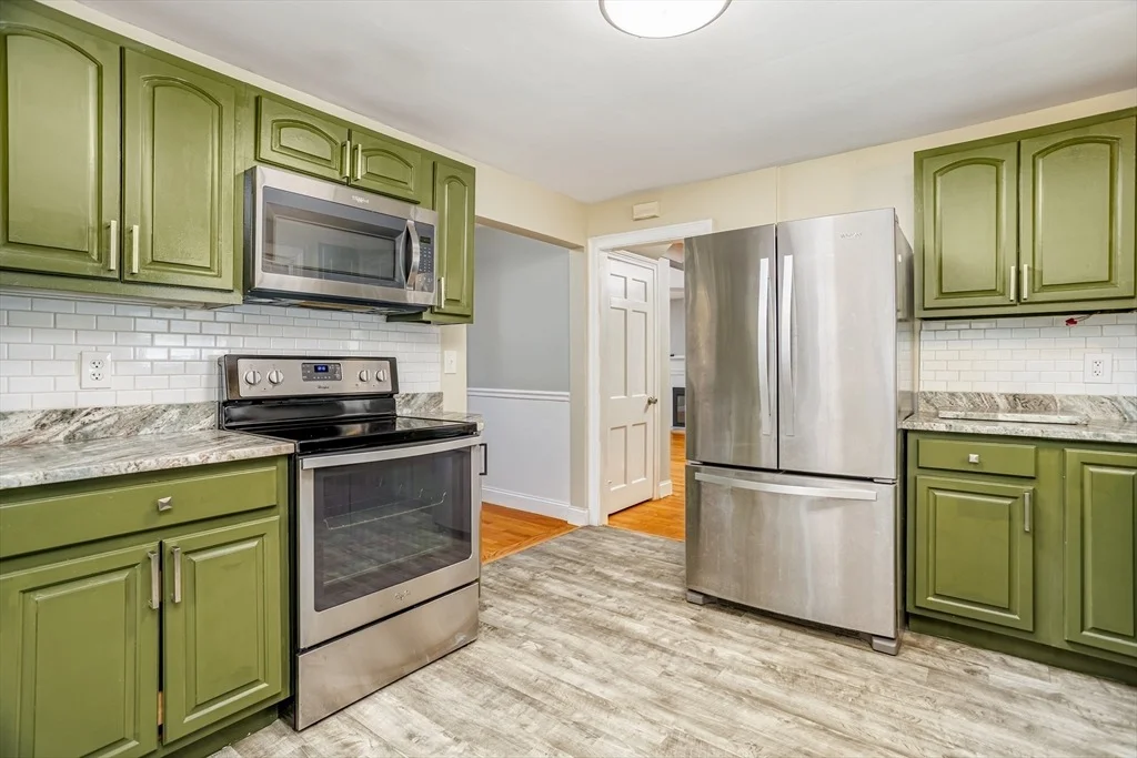 Photo of 23 Tiverton Parkway