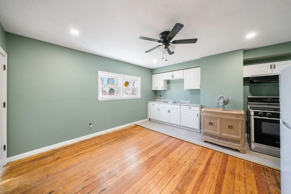 Photo of 482 Snell St