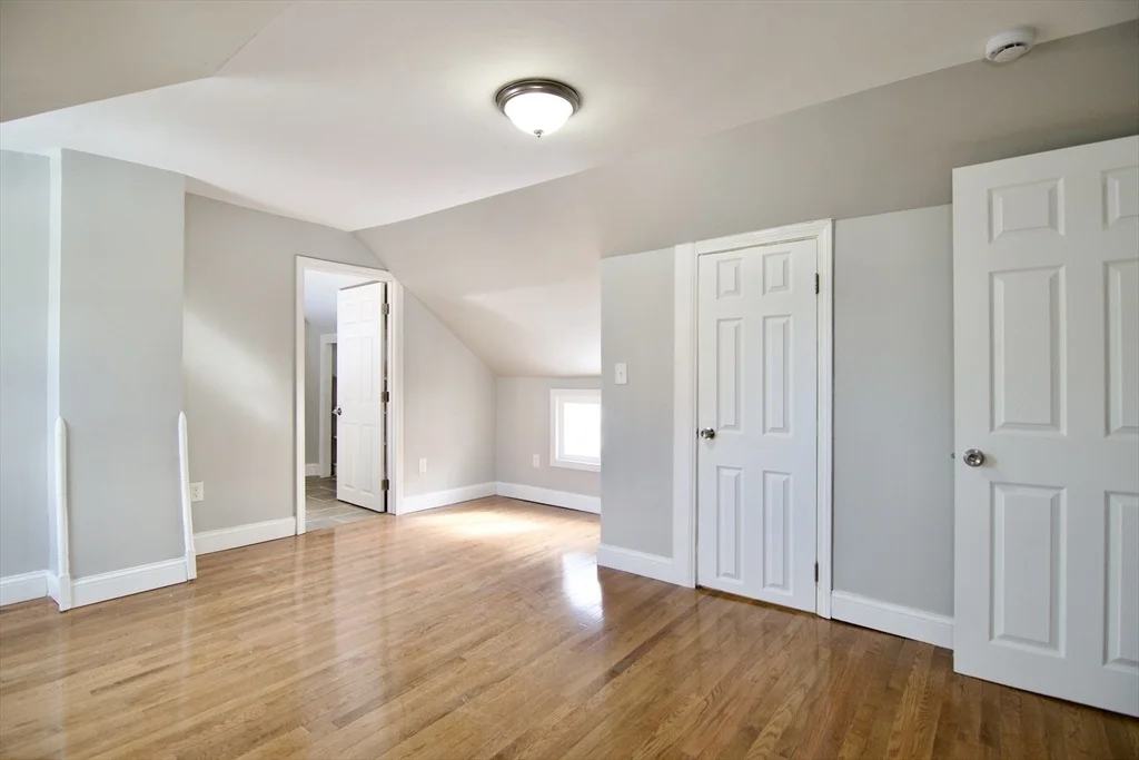 Photo of 63 Bay St