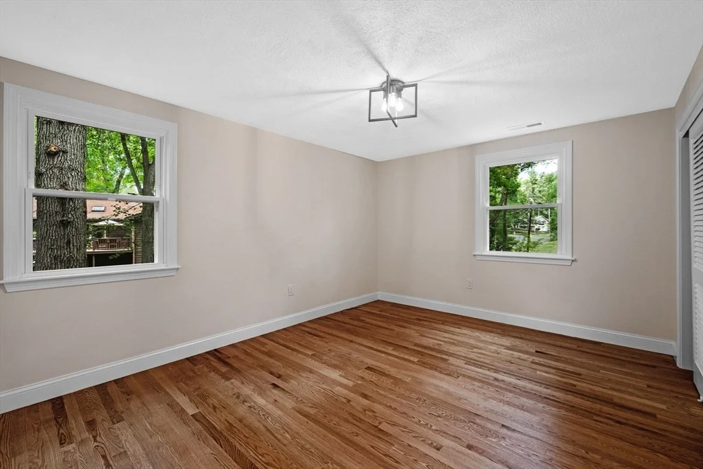 Photo of 44 Longbow Rd
