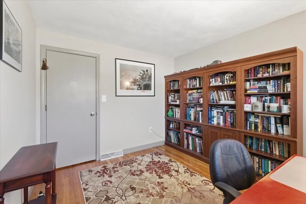 Photo of 4 Flintlock Ln
