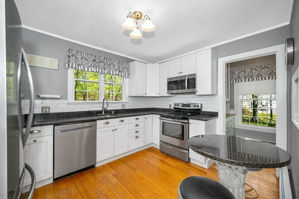 Photo of 30 Riverina Rd