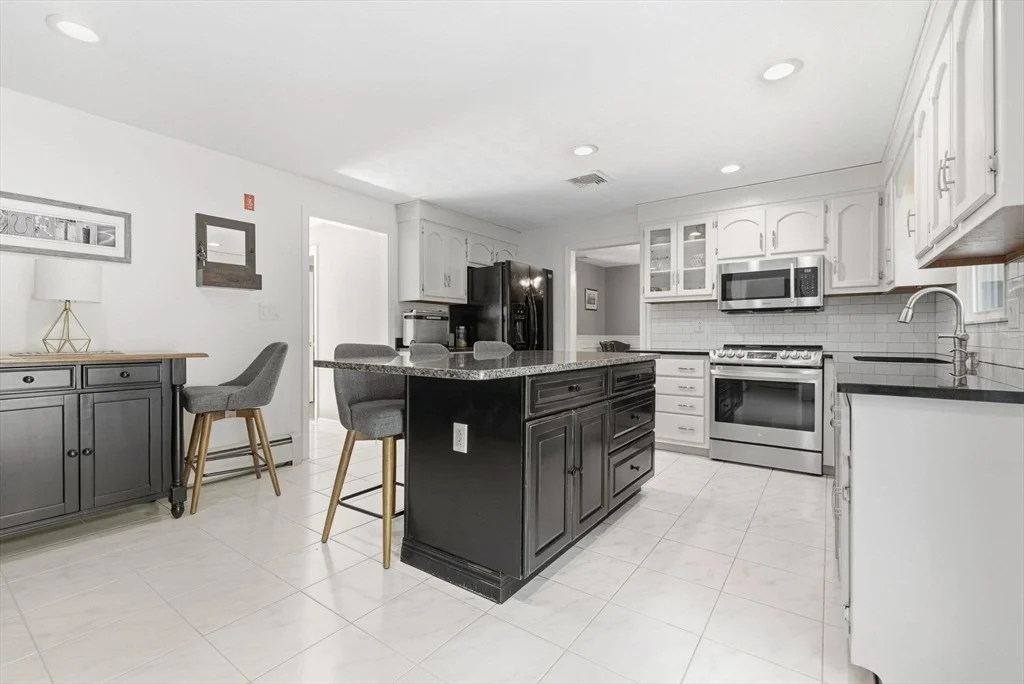 Photo of 25 Towpath Dr