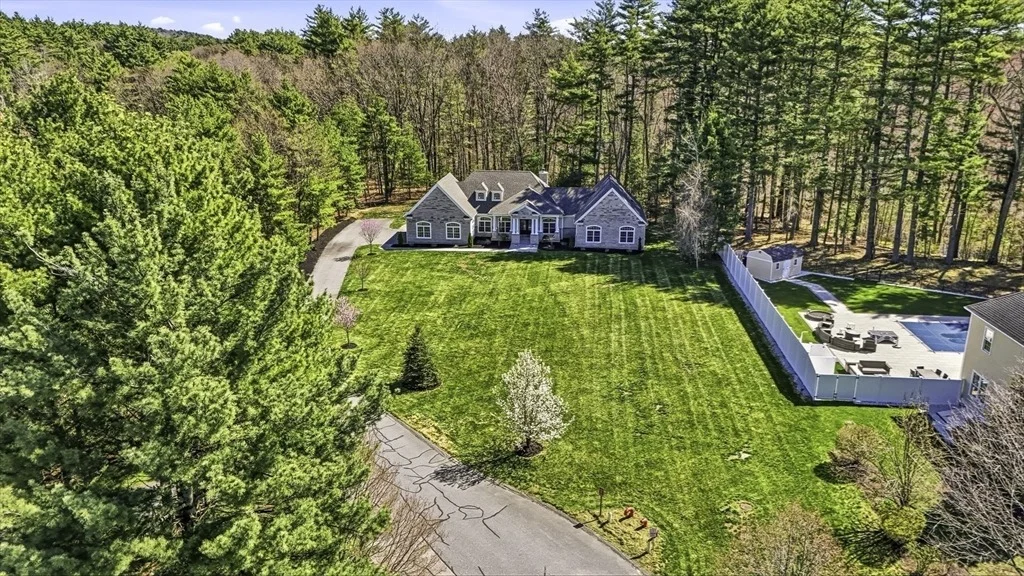 Photo of 11 Fairway Dr