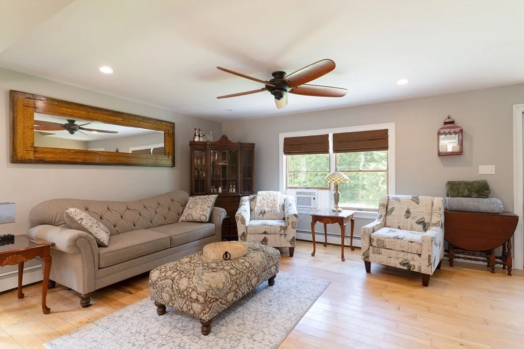 Photo of 1 Barefoot Ln