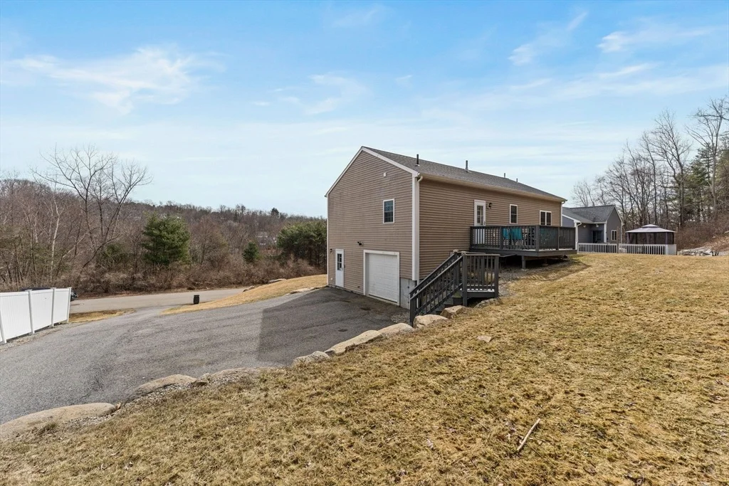Photo of 99 Cournoyer Blvd