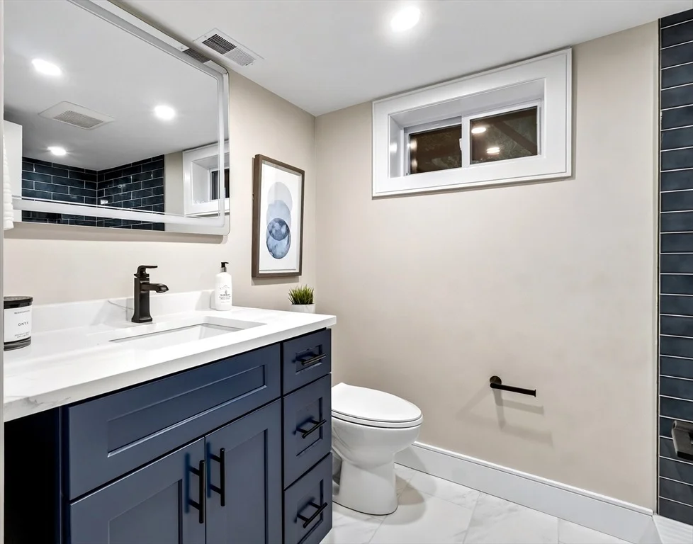 Photo of 28 Fieldstone Dr
