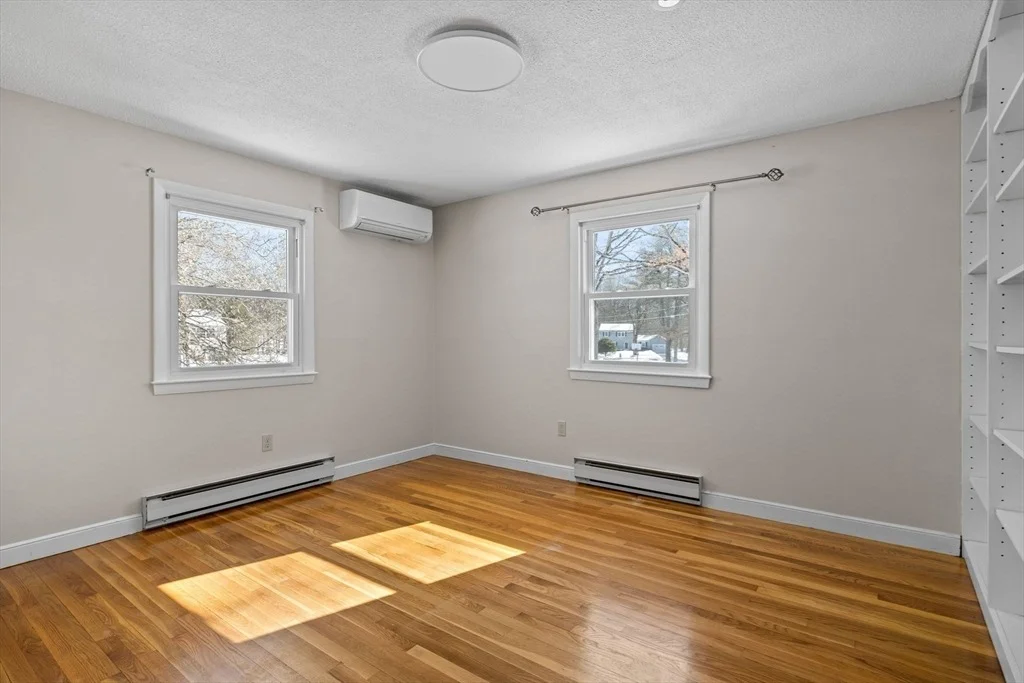 Photo of 7 Dean Cir