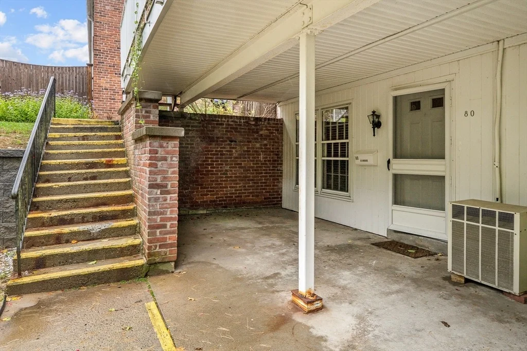 Photo of Unit 80 at 80 Williamsburg Dr