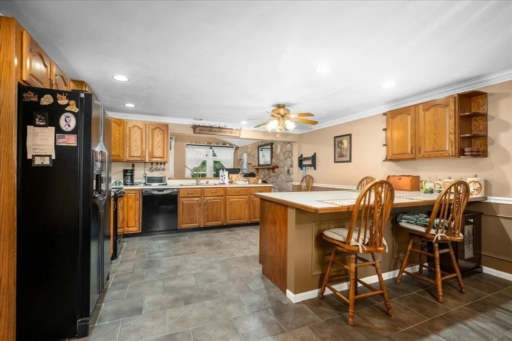 Photo of 11 Riverside Dr