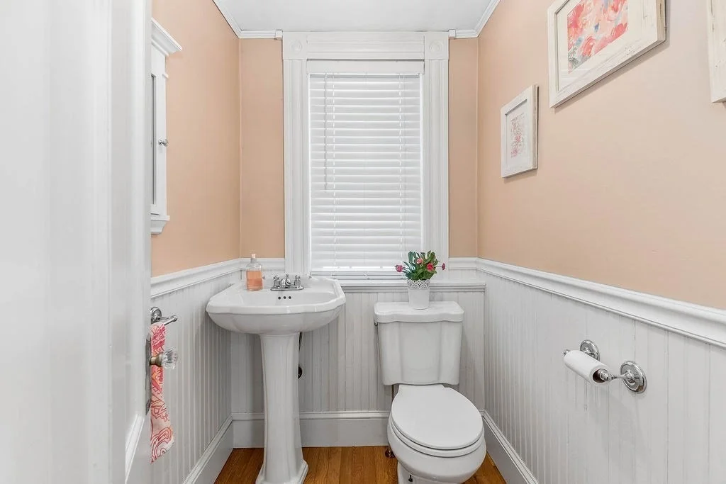 Photo of 180 Walnut St