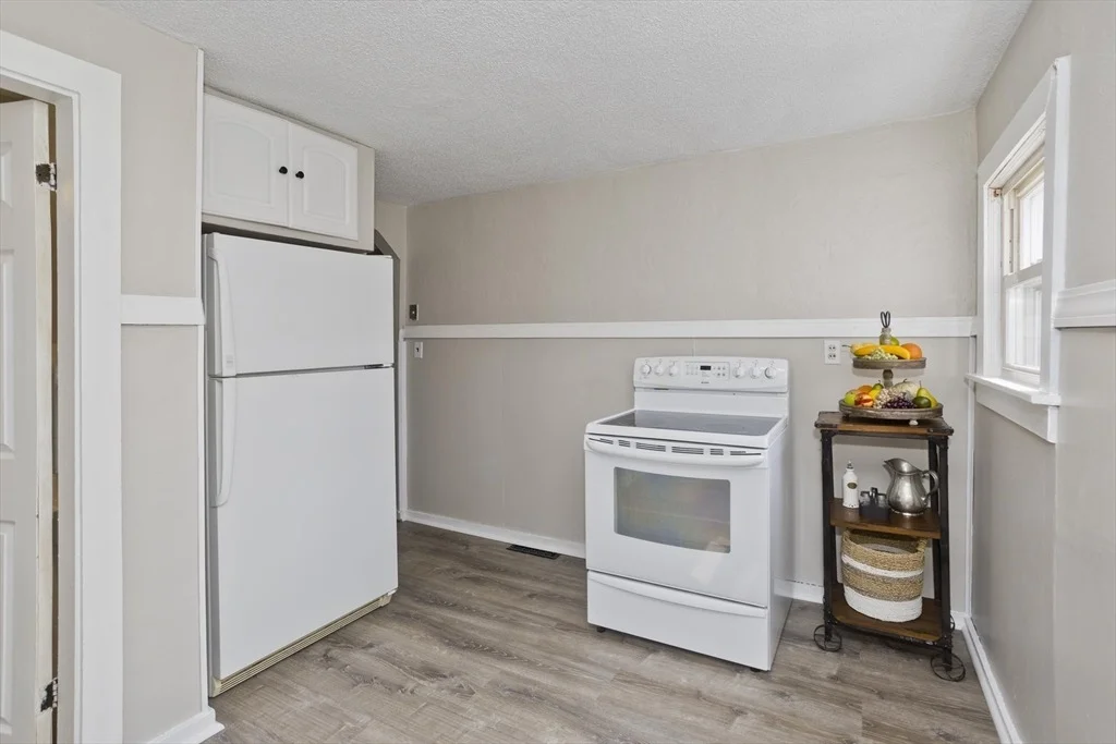 Photo of 351 Apremont Hsy