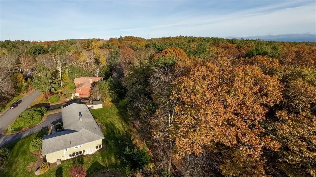 Photo of 17 Crowningshield Dr