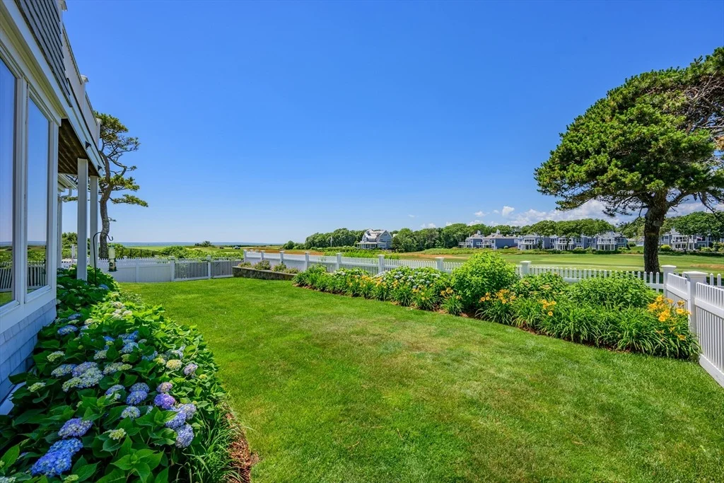 Photo of 129 Shore Dr W
