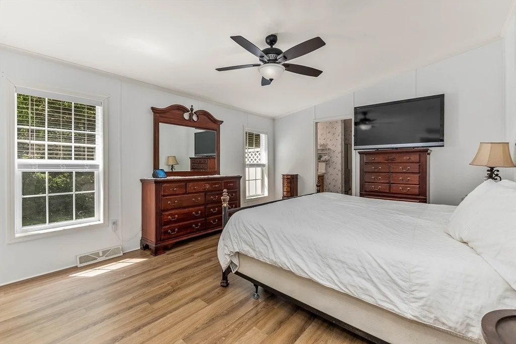 Photo of 54 Georges Loop