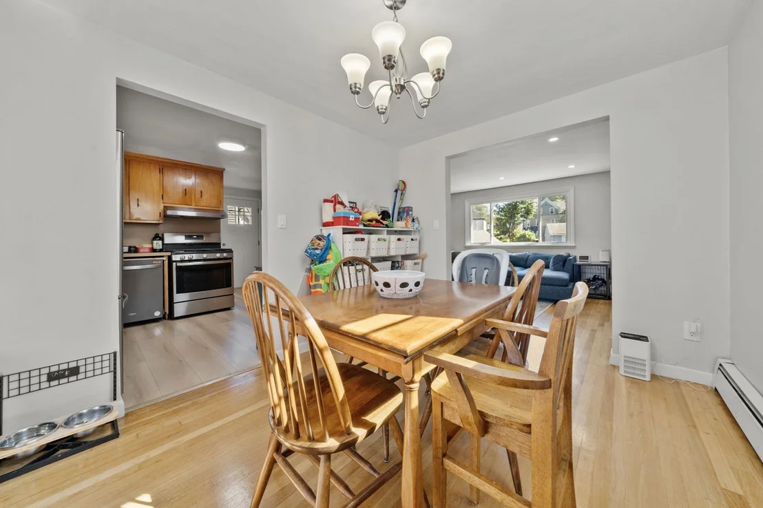 Photo of 18 Thompson Ln