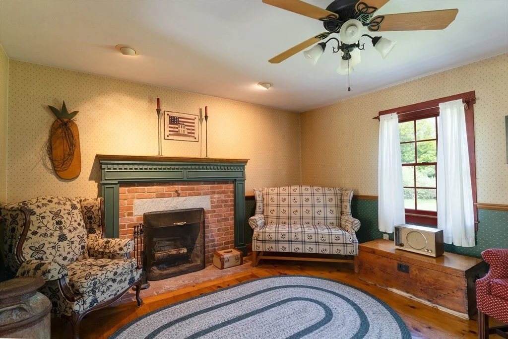 Photo of 147 Oakham Rd