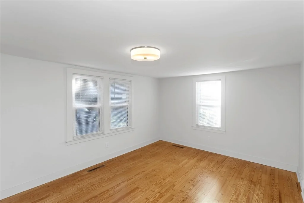 Photo of 194 Lockhouse Rd