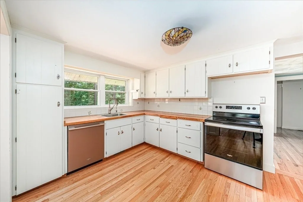 Photo of 13 Shore Ave