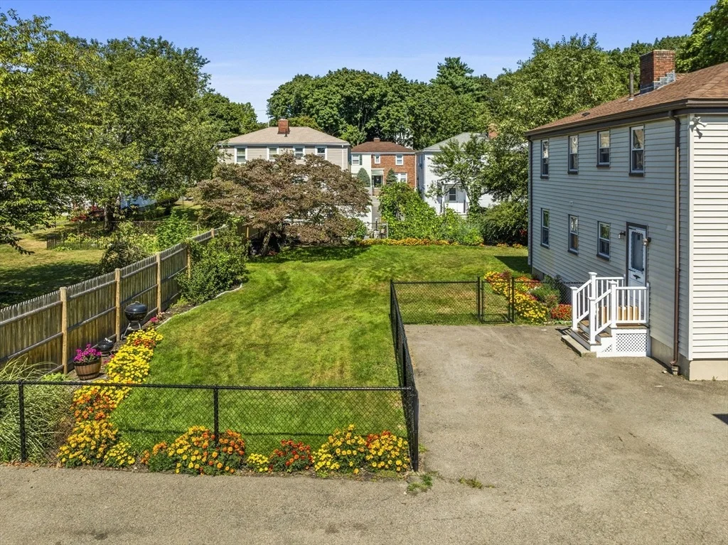 Photo of 6 Newcroft Cir