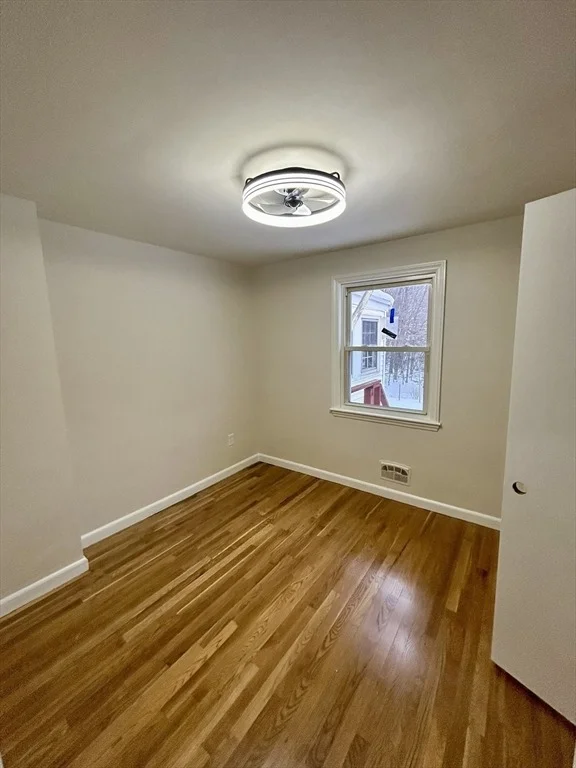 Photo of 48 Hemlock Dr