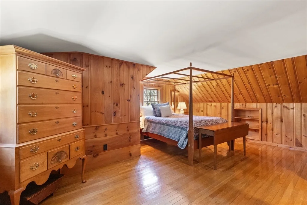 Photo of 11 Hemlock