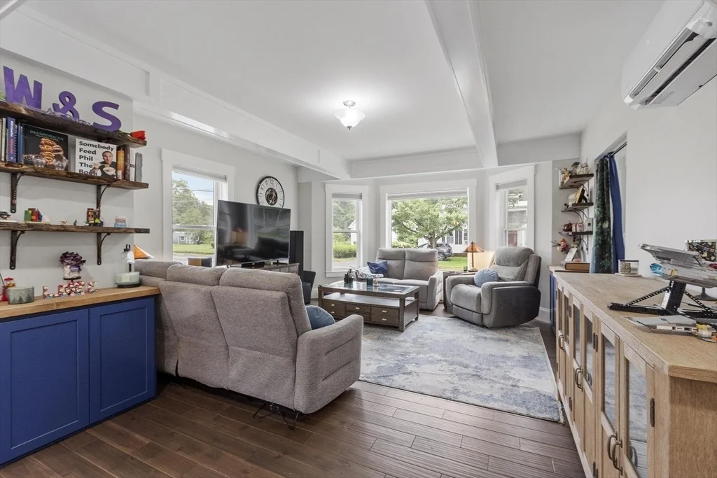 Photo of 180 Spring St