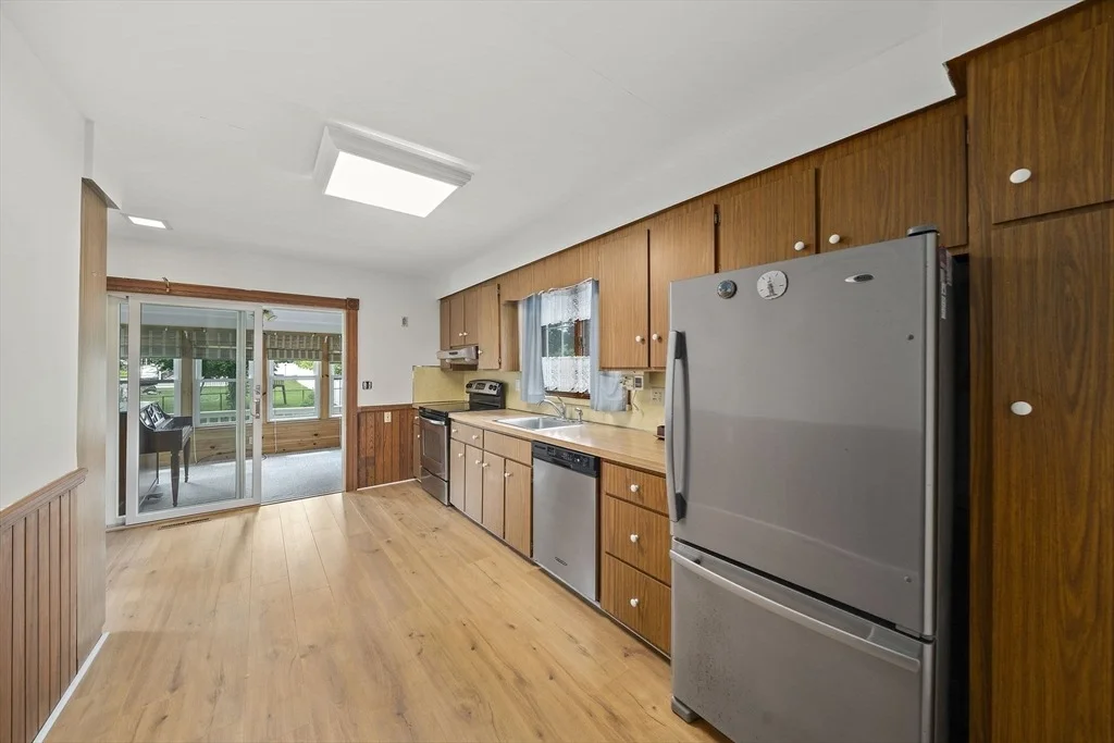 Photo of 8 May Avenue