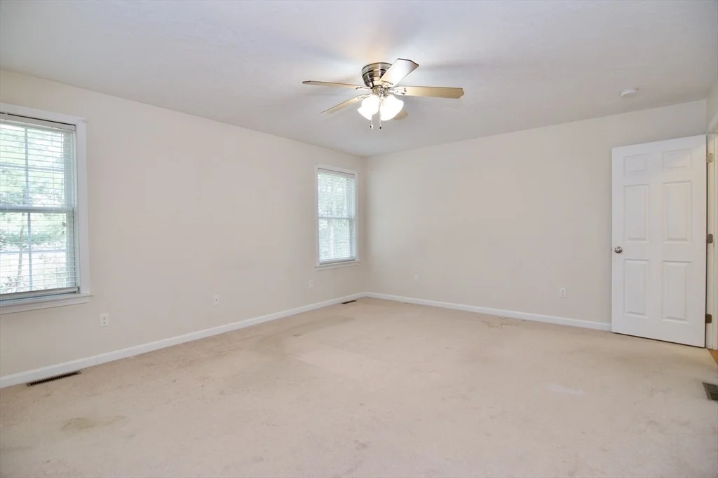 Photo of 114 Barrington Dr