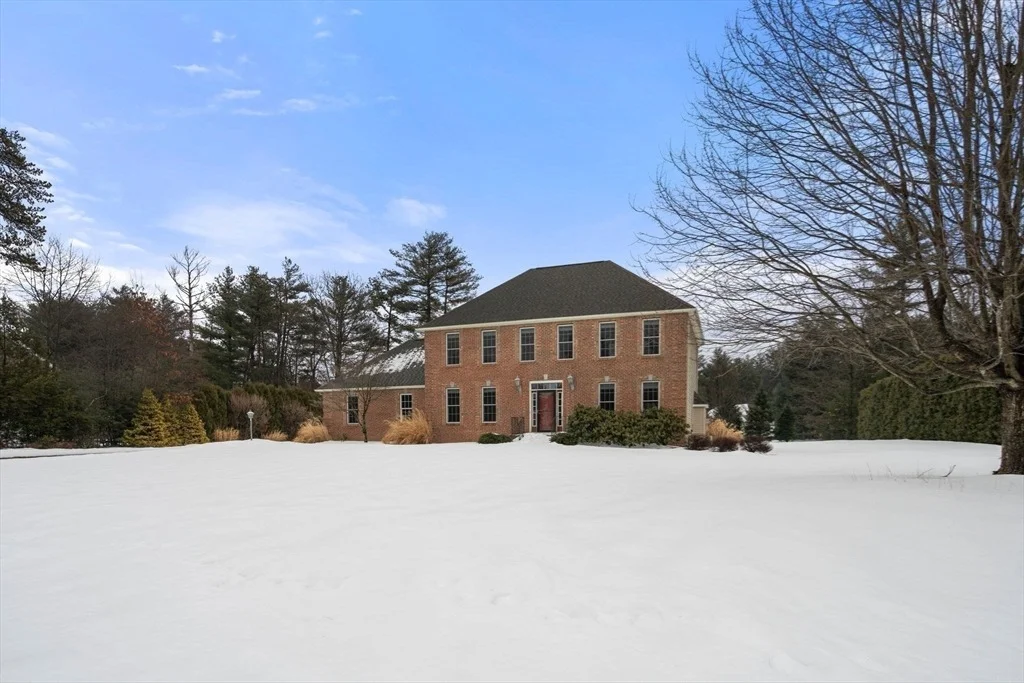 Photo of 18 Lexington Cir