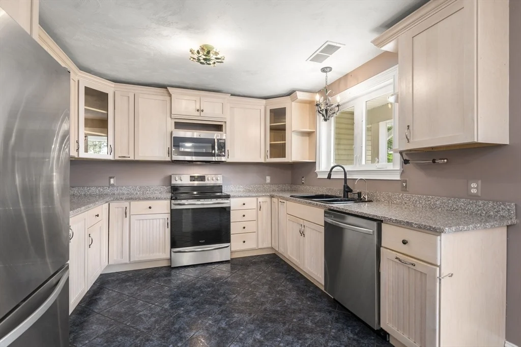 Photo of 893 Cronin Rd