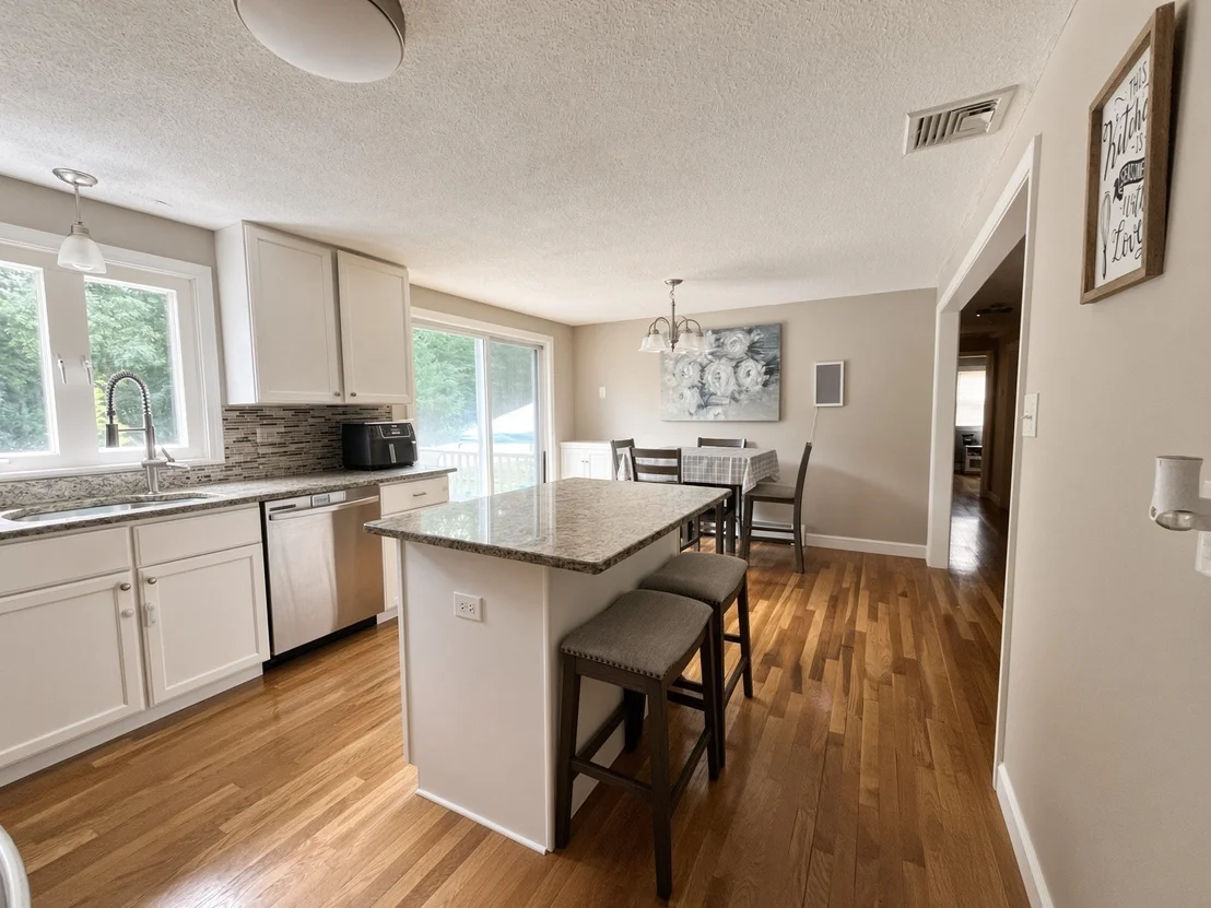 Photo of 50 Ellen Rd