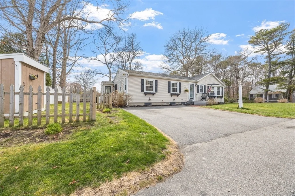 Photo of 25 Clover Ln