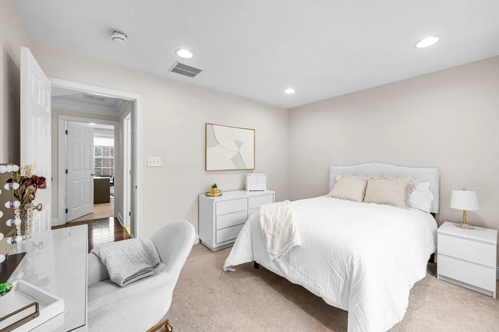 Photo of 16 York Cir