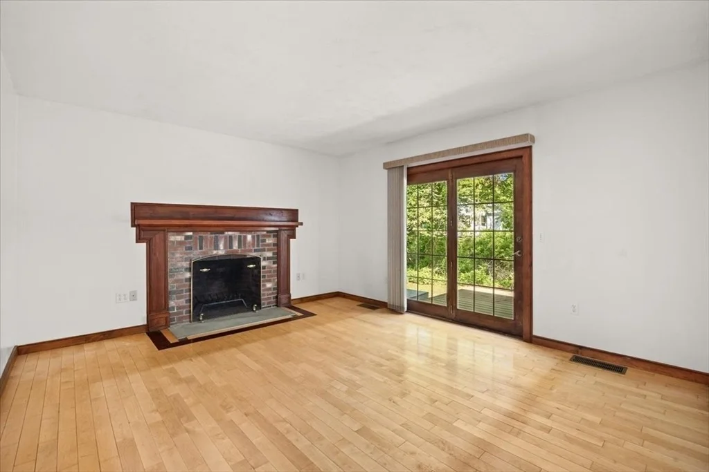 Photo of 30 Seabreeze Dr