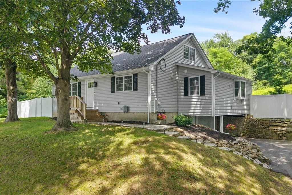 Photo of 11 Mendon Road
