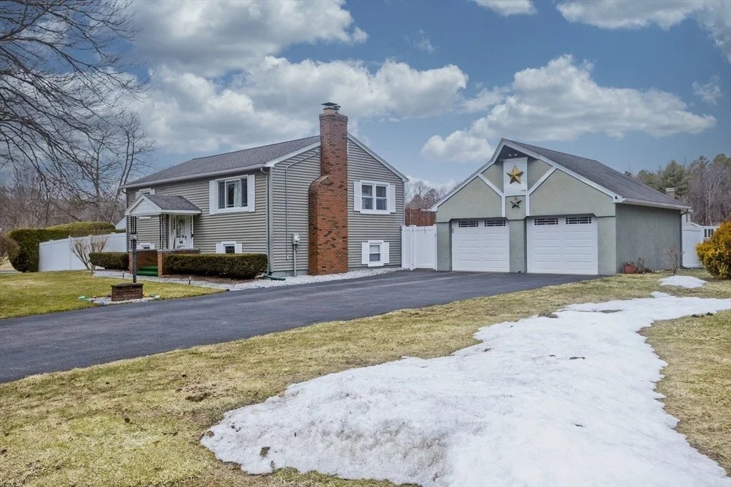 Photo of 125 Pondview Dr