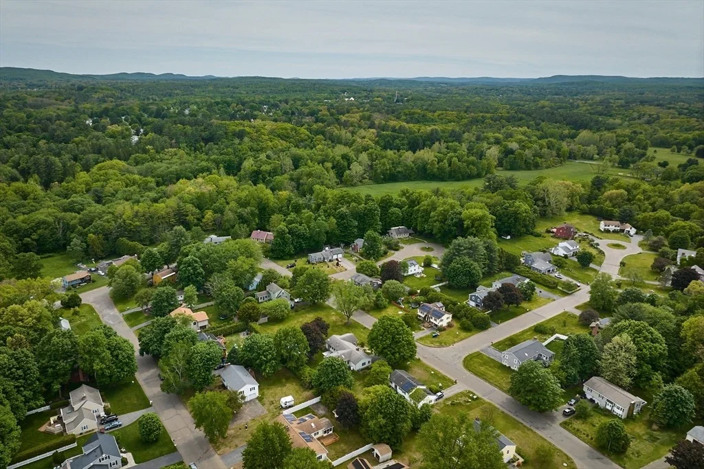 Photo of 10 Robin Rd