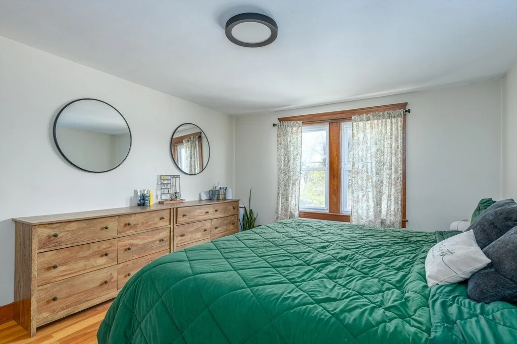 Photo of 42 Maple Ave