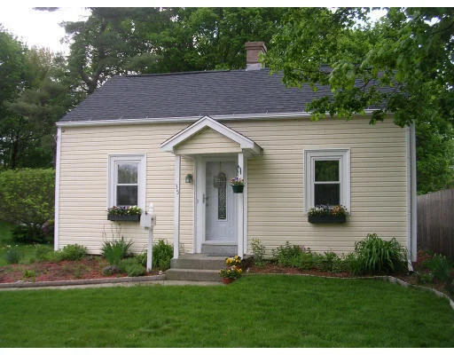 Photo of 35 Maple St